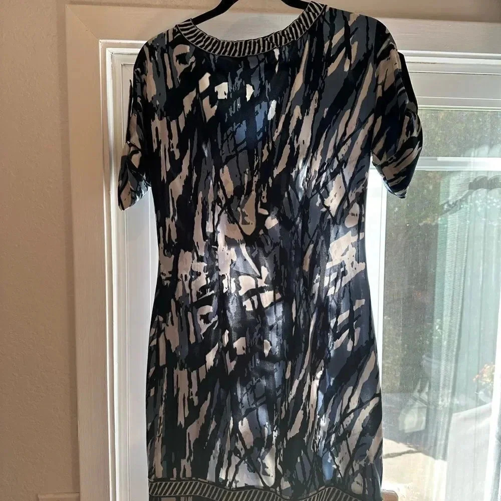 BCBGMaxAzaria Blue Print Dress. Size S. - Picture 8 of 9